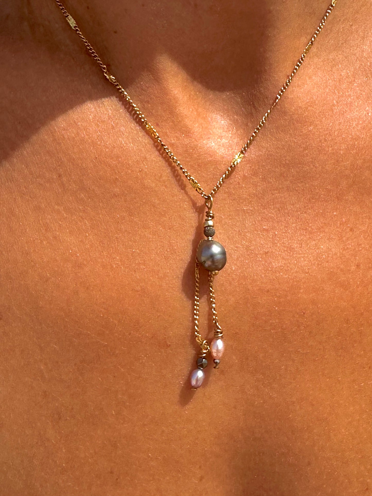 Collier Ahi